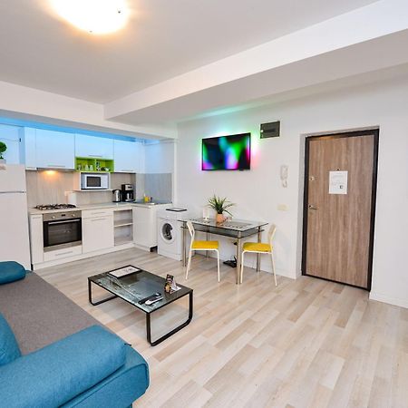 Pierre Cardin Deluxe Apartment With Terrace By Magniflex Bucarest Exterior foto